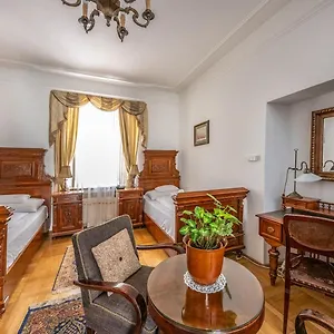  B&B Academy Ungaria